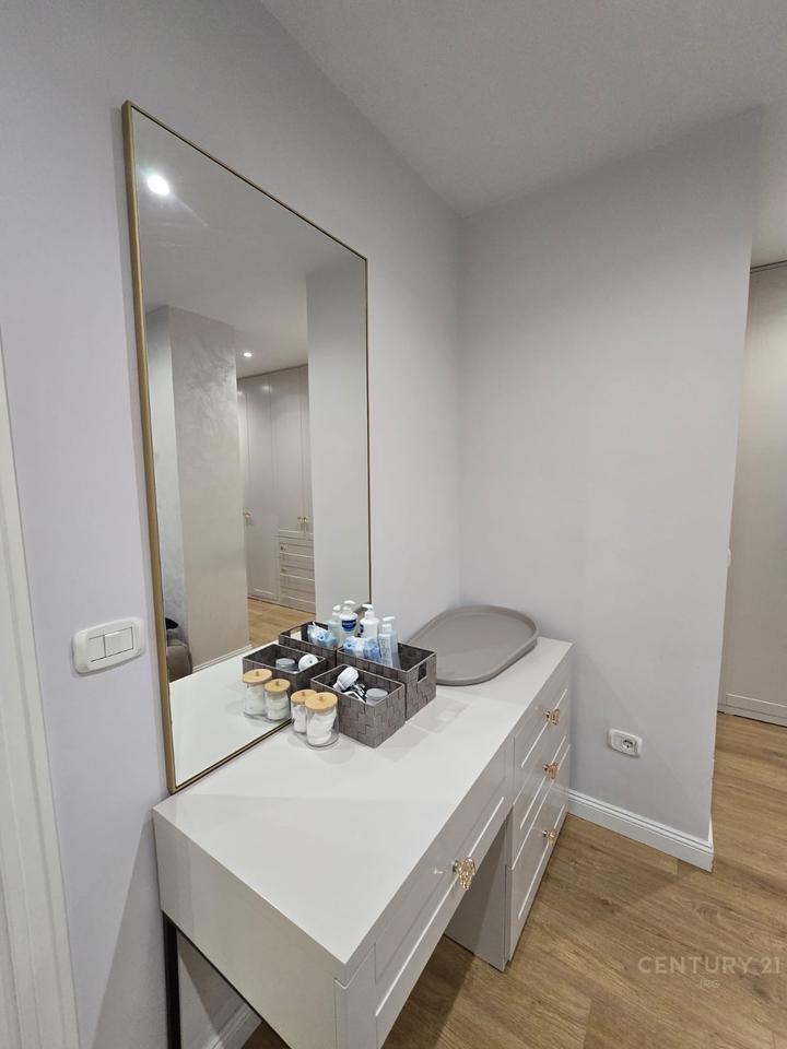 Jepet me qira apartament 2+1 ne Ish Bllok!