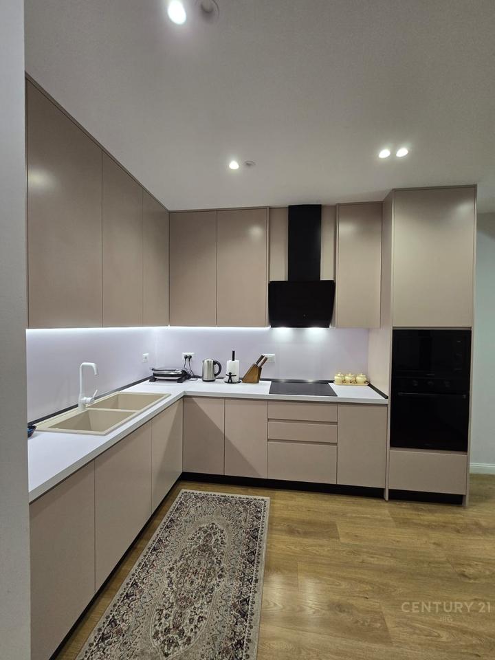 Jepet me qira apartament 2+1 ne Ish Bllok!