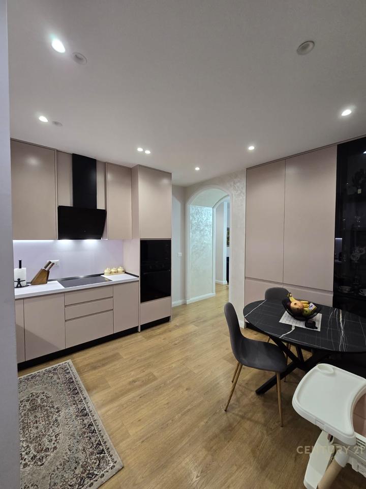 Jepet me qira apartament 2+1 ne Ish Bllok!