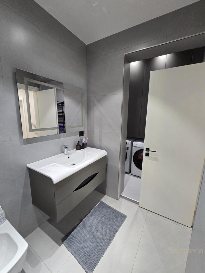 Jepet me qira apartament 2+1 ne Ish Bllok!