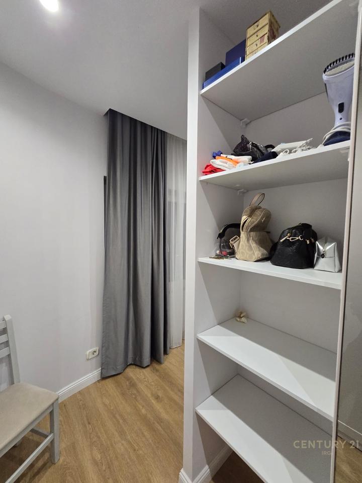 Jepet me qira apartament 2+1 ne Ish Bllok!