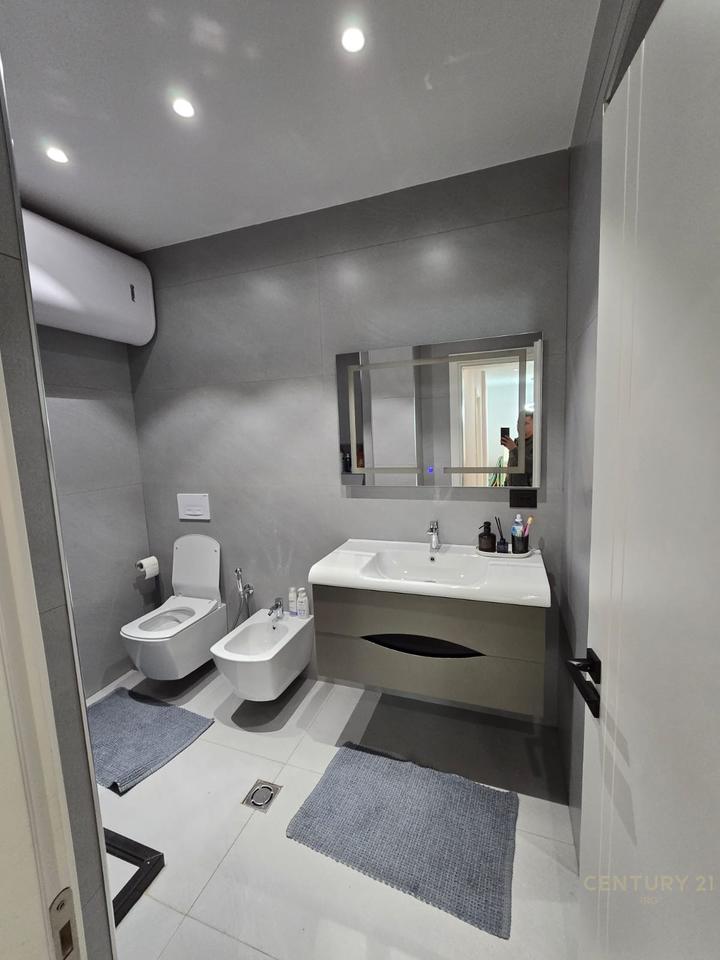 Jepet me qira apartament 2+1 ne Ish Bllok!