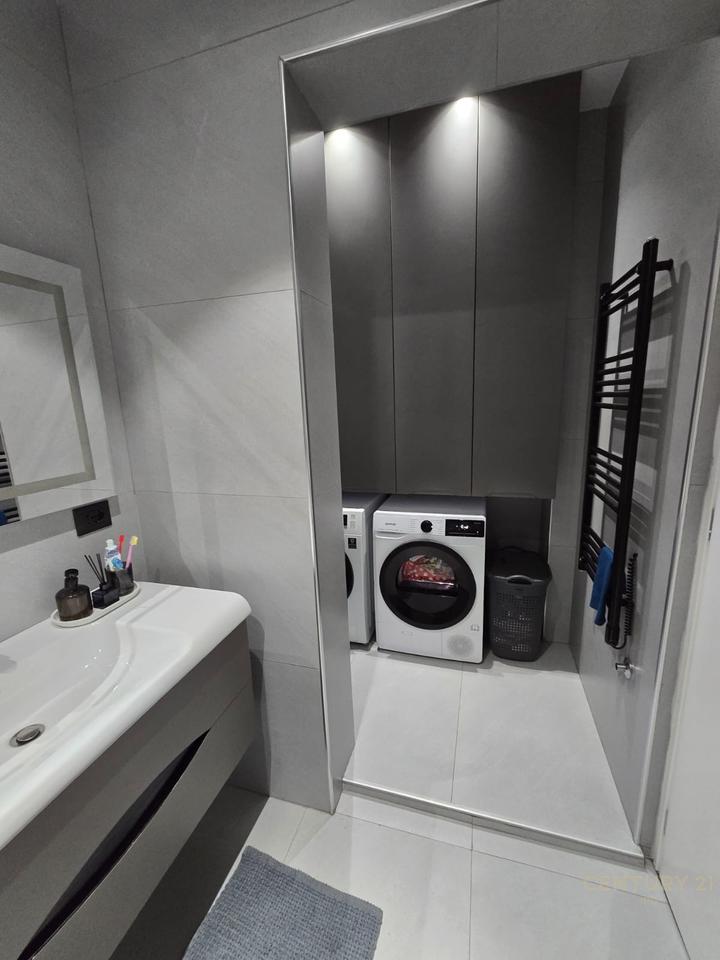 Jepet me qira apartament 2+1 ne Ish Bllok!