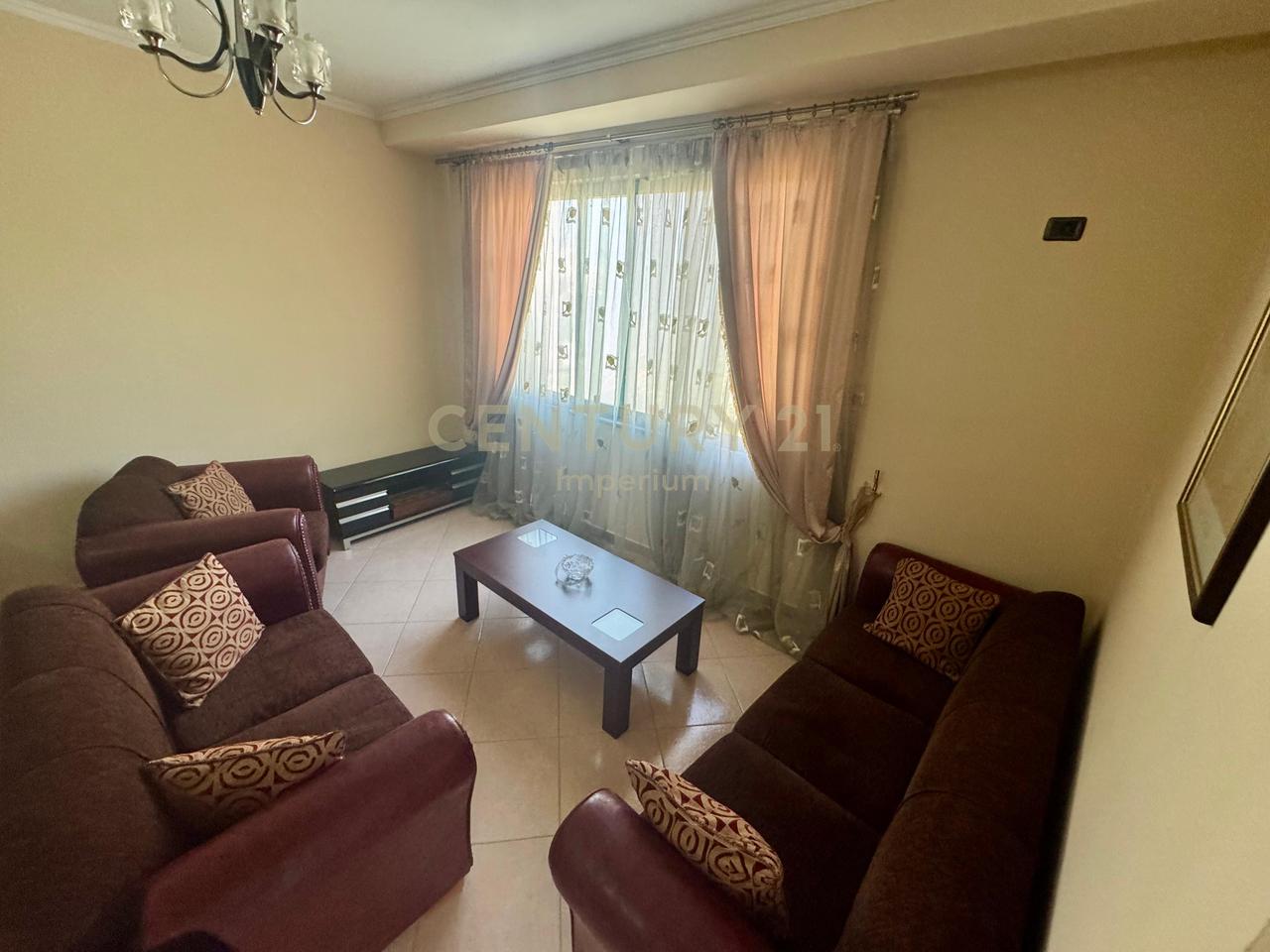 Jepet me qira Apartament 2+1+2, Misto Mame