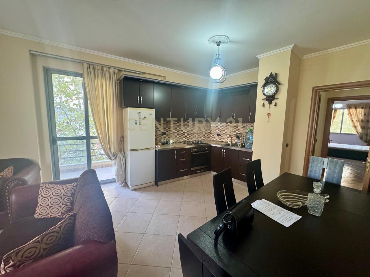Jepet me qira Apartament 2+1+2, Misto Mame
