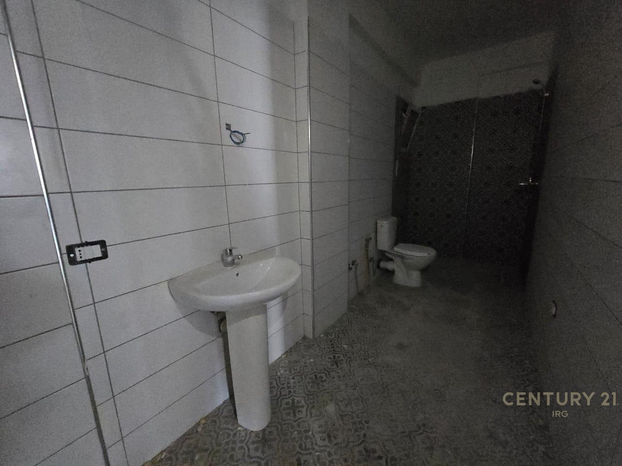 SHITET APARTAMENT 2+1+ Post Parkimi, PRANE LUNGO MARE VLORE