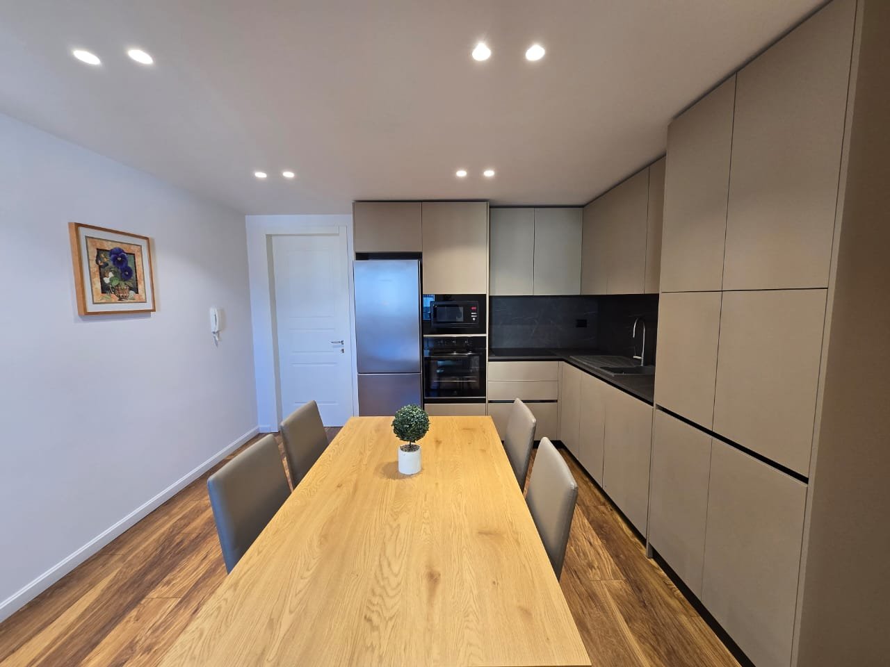 APARTAMENT DUPLEKS PER QIRA TEK SHESHI SKENDERBEJ!