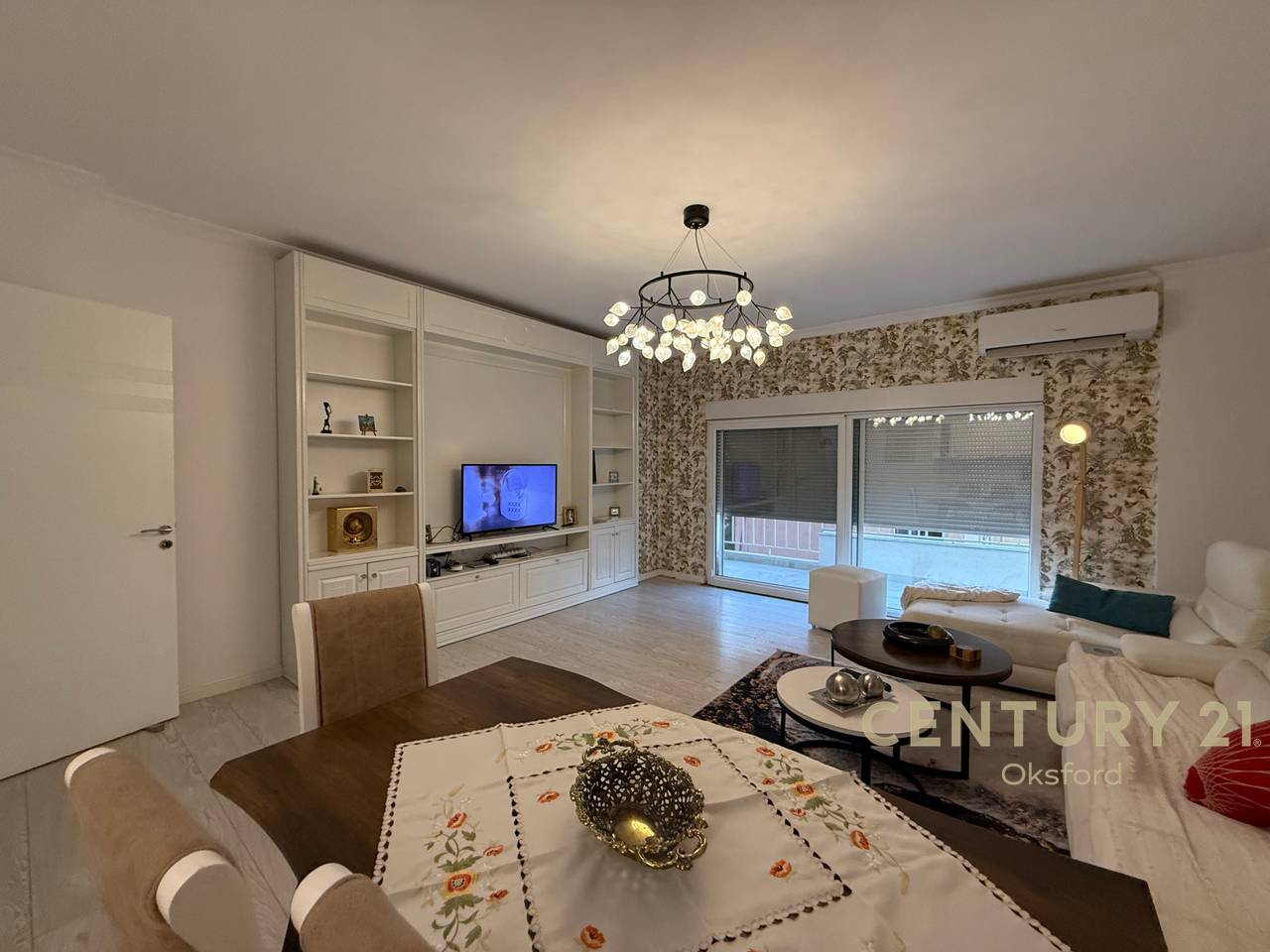 Japim me qira apartament modern 3+1+2, tek Ambasada Amerikane!