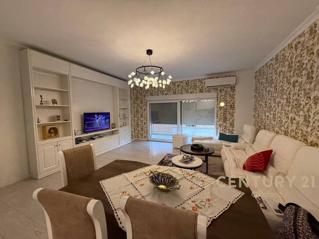 Japim me qira apartament modern 3+1+2, tek Ambasada Amerikane!