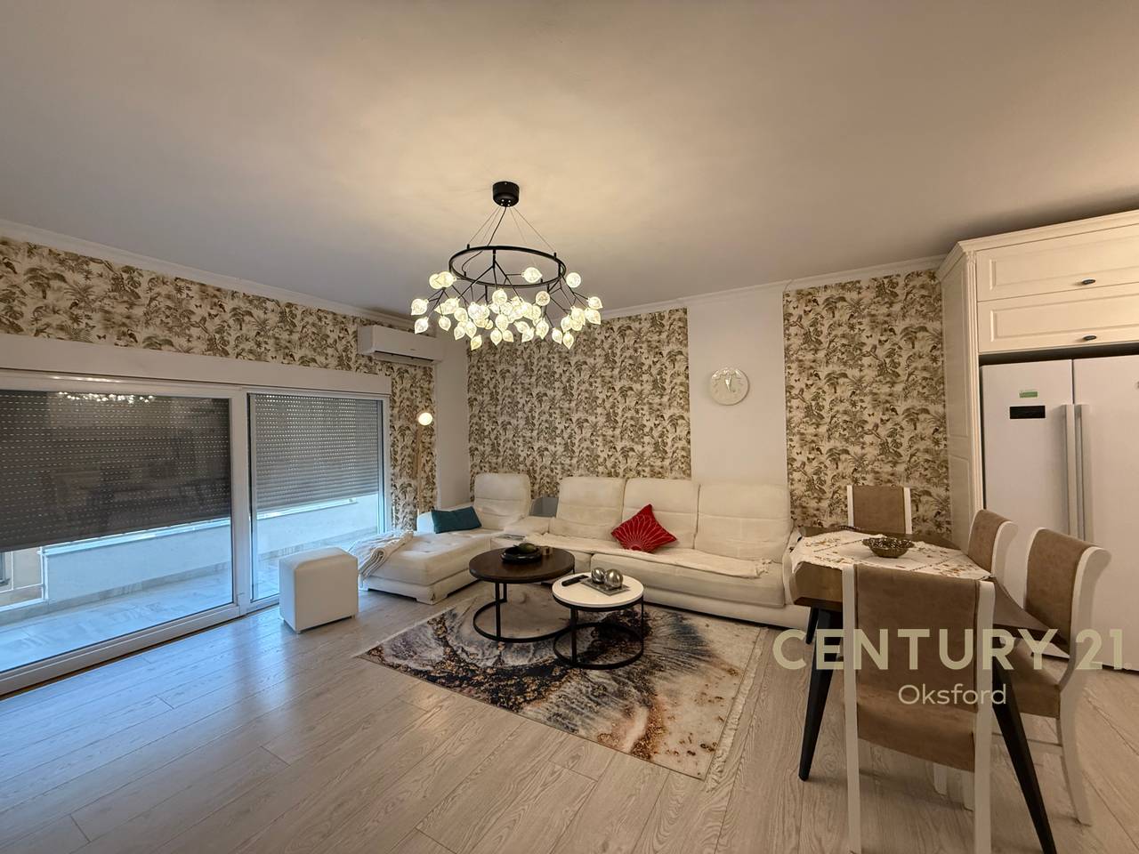 Japim me qira apartament modern 3+1+2, tek Ambasada Amerikane!