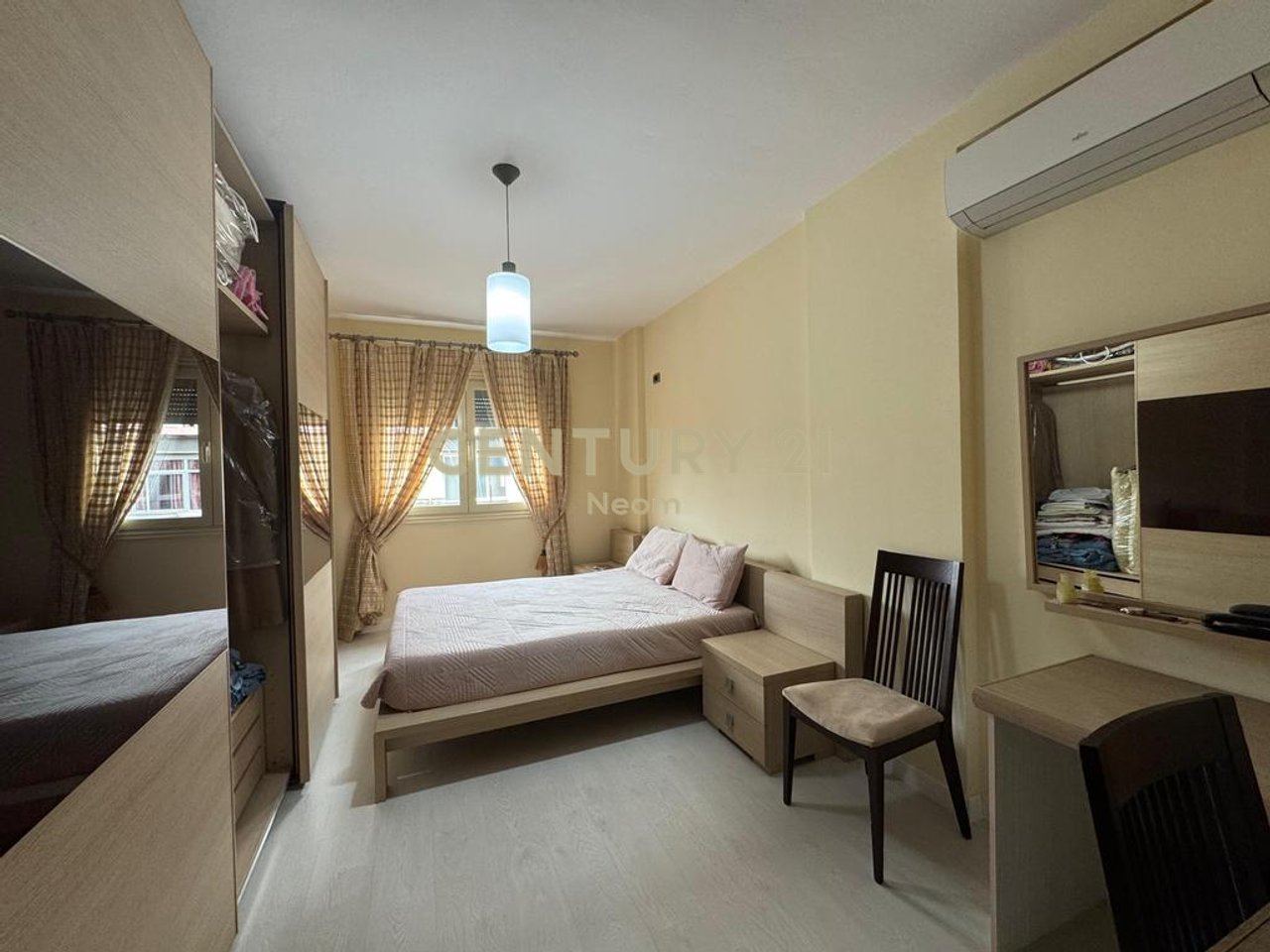 JEPET PER QIRA, APARTAMENT 2+1 TEK KOMUNA E PARISIT!