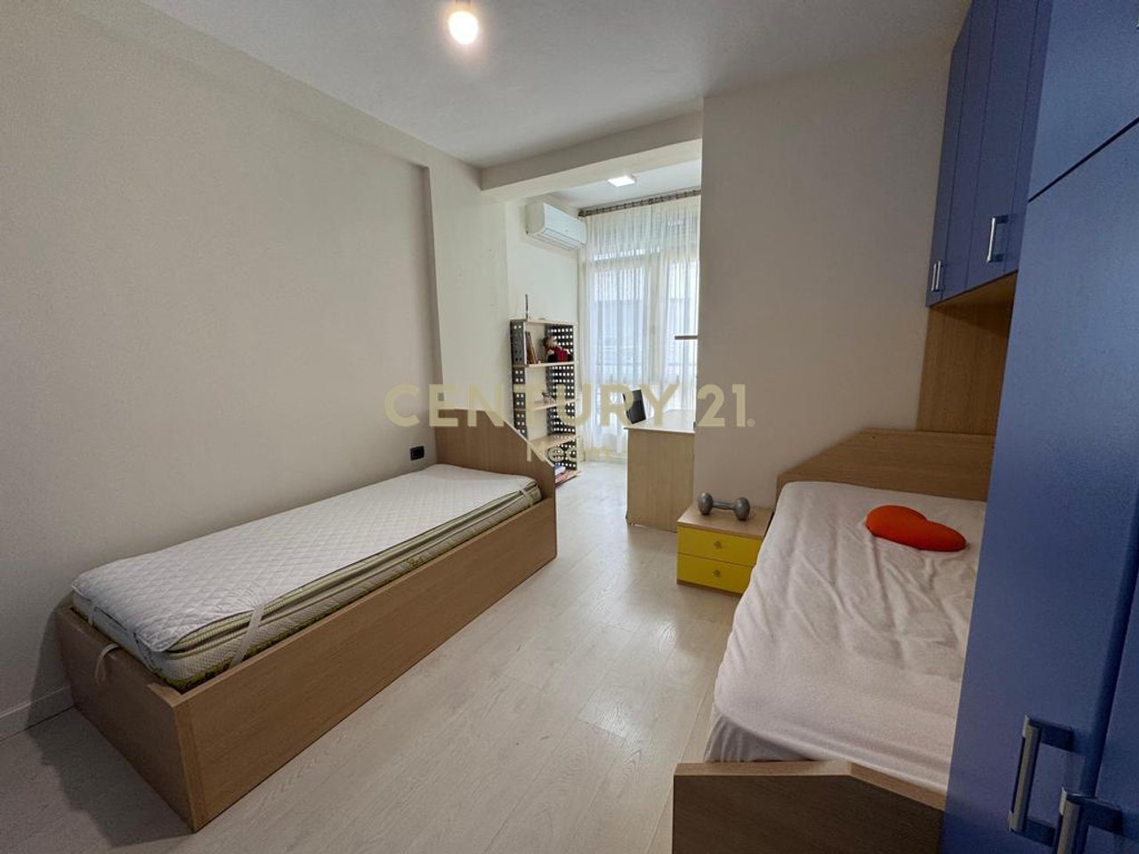 JEPET PER QIRA, APARTAMENT 2+1 TEK KOMUNA E PARISIT!