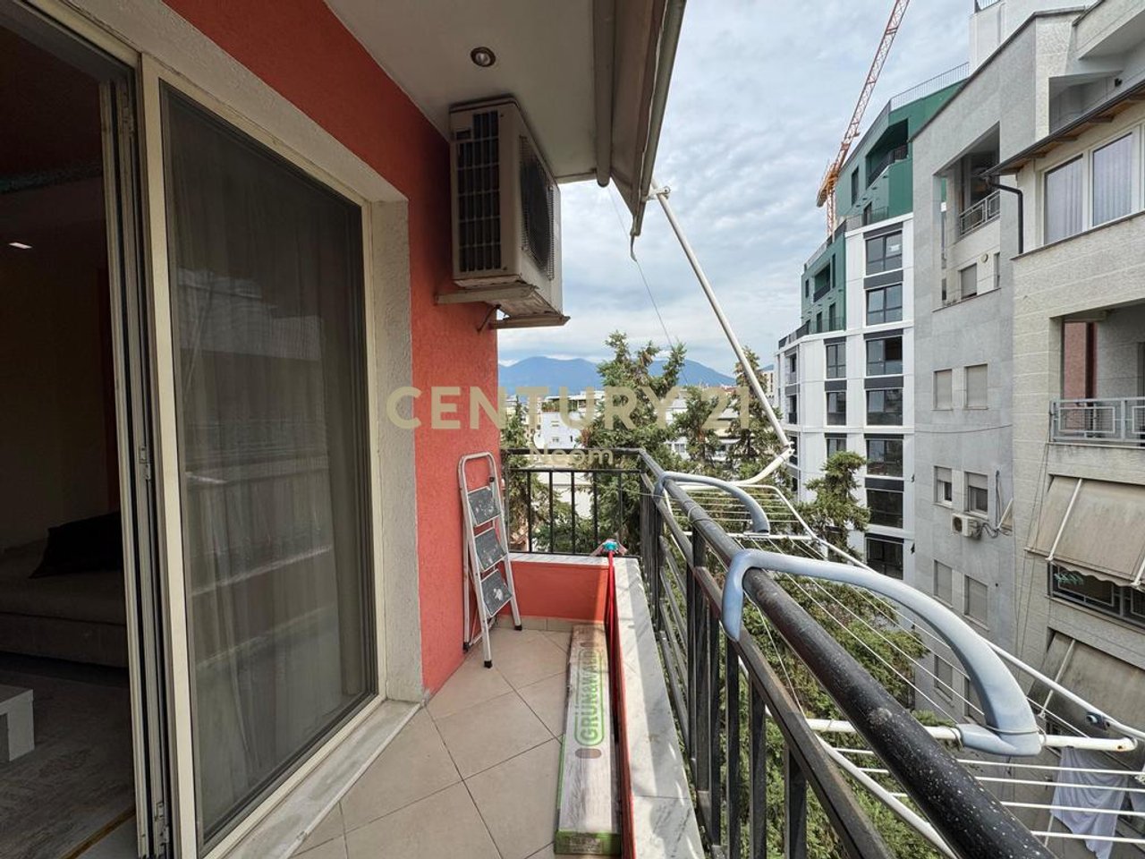 JEPET PER QIRA, APARTAMENT 2+1 TEK KOMUNA E PARISIT!