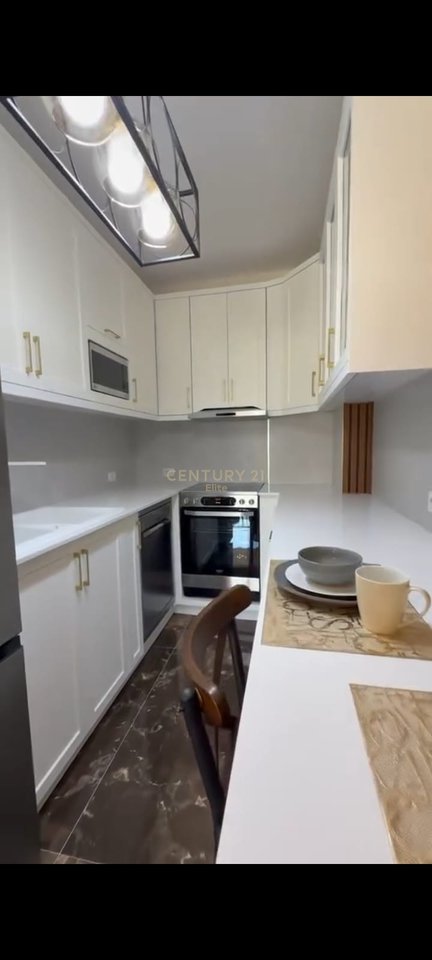 QIRA, APPARTAMENTO 1+1+POSTO AUTO IN VIA DURRESI