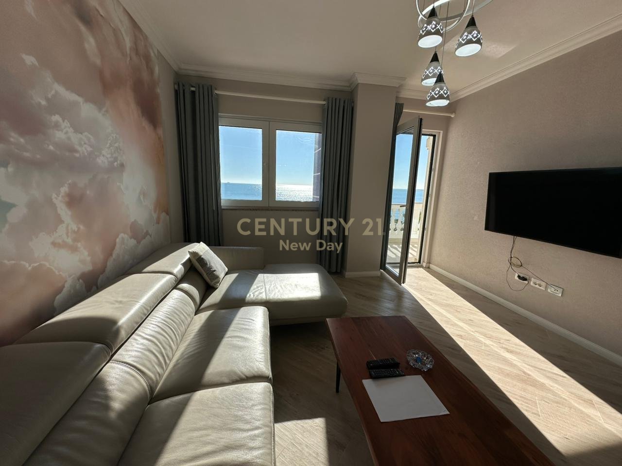 Apartament 2+1+2T+ 2 Poste Parkimi Me Qira në Plazh, Durrës - 1200€ | 124 m²