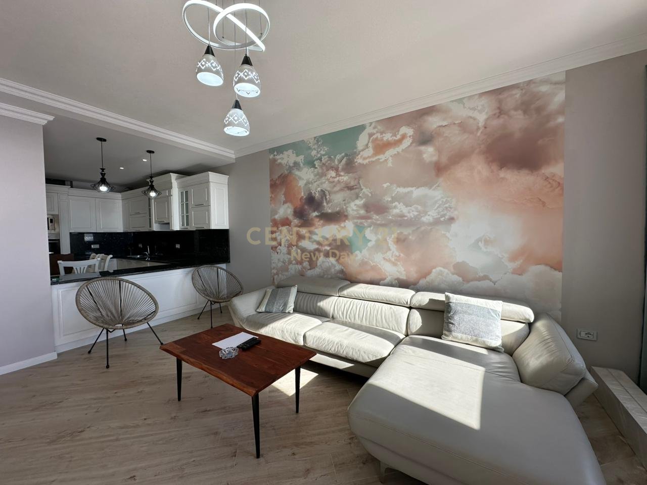 Apartament 2+1+2T+ 2 Poste Parkimi Me Qira në Plazh, Durrës - 1200€ | 124 m²