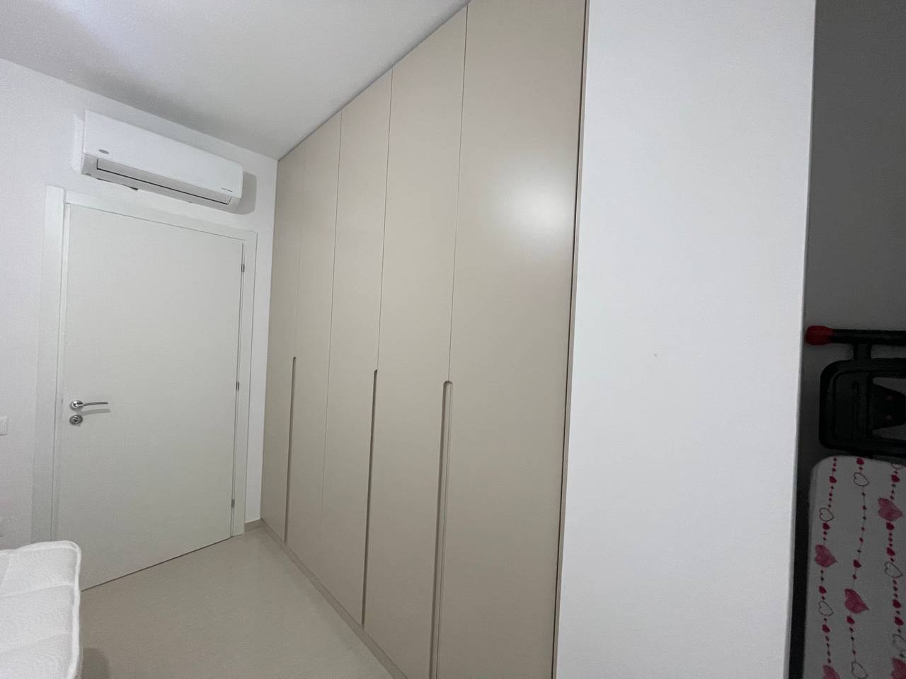 SARANDË, APPARTAMENTO 1+1 IN VENDITA DIETRO L'HOTEL BUTRINT