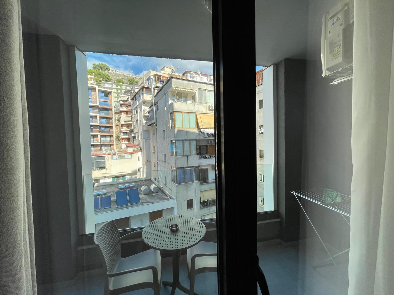 SARANDË, APPARTAMENTO 1+1 IN VENDITA DIETRO L'HOTEL BUTRINT