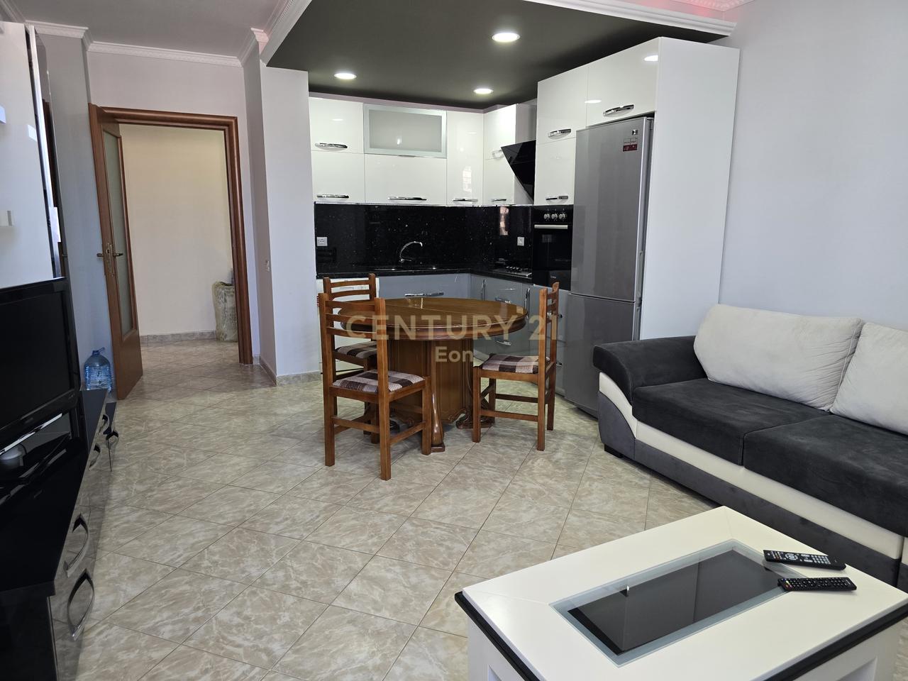 Jepet me Qira Apartament 2+1+2 në Durrës !
