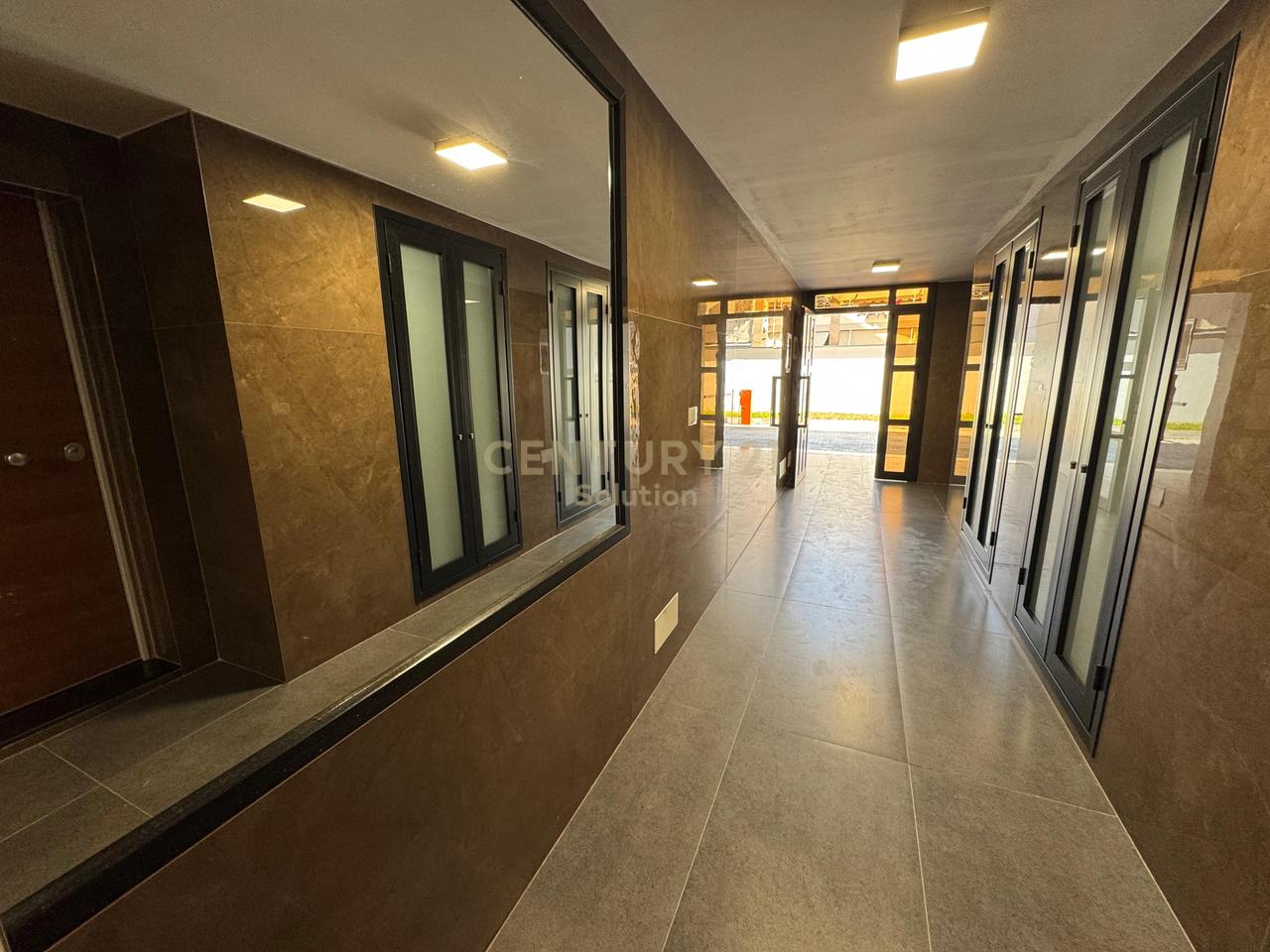 SHITET APARTAMENT 2+1+2+VERANDE NE XHAMLLIK !