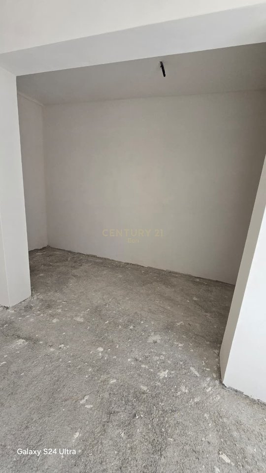 2+1 Apartment for Sale in Durrës with Parking Spot and Storage!