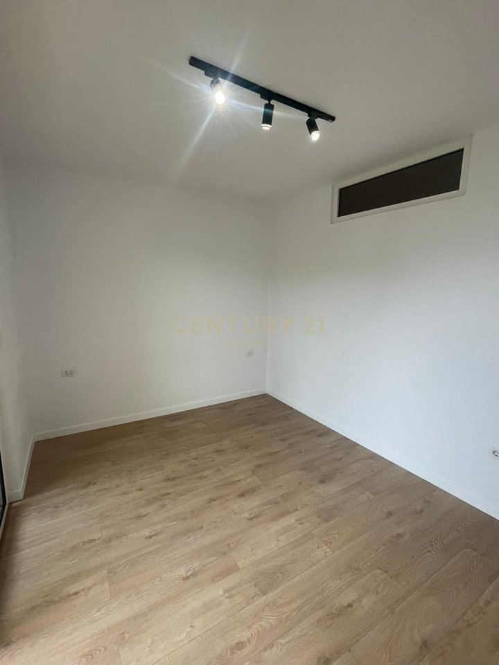 SHITET APARTAMENT 1+1 PLAZH HEKURUDHA !