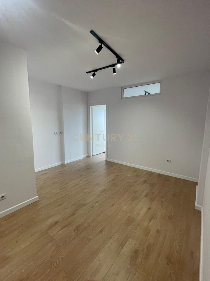 SHITET APARTAMENT 1+1 PLAZH HEKURUDHA !