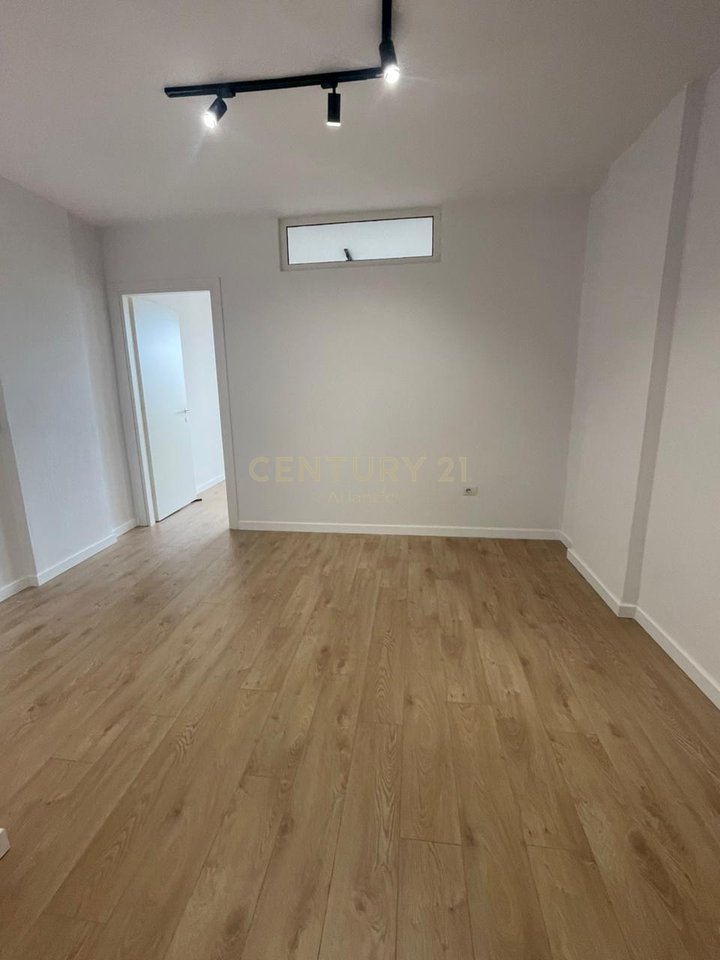 SHITET APARTAMENT 1+1 PLAZH HEKURUDHA !