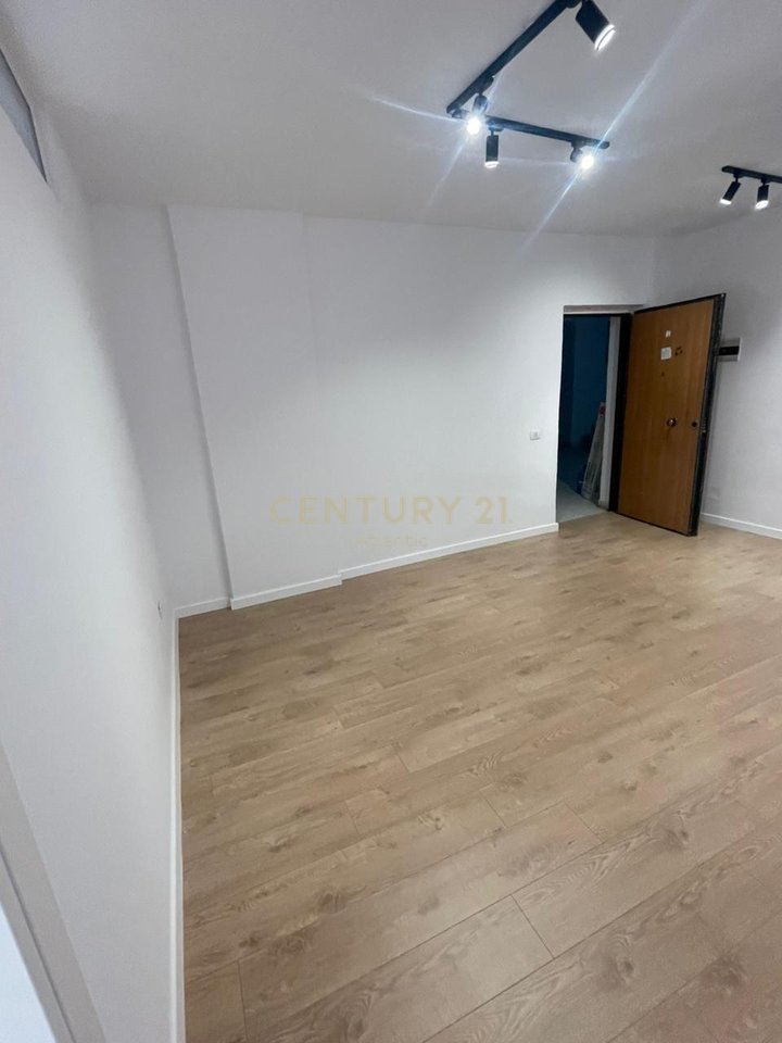 SHITET APARTAMENT 1+1 PLAZH HEKURUDHA !