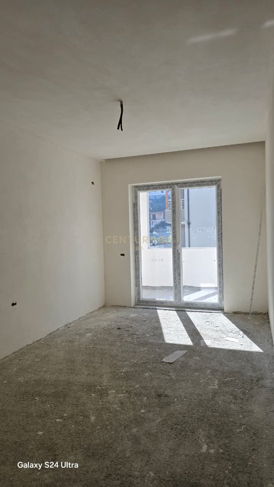 2+1 Apartment for Sale in Durrës with Parking Spot and Storage!