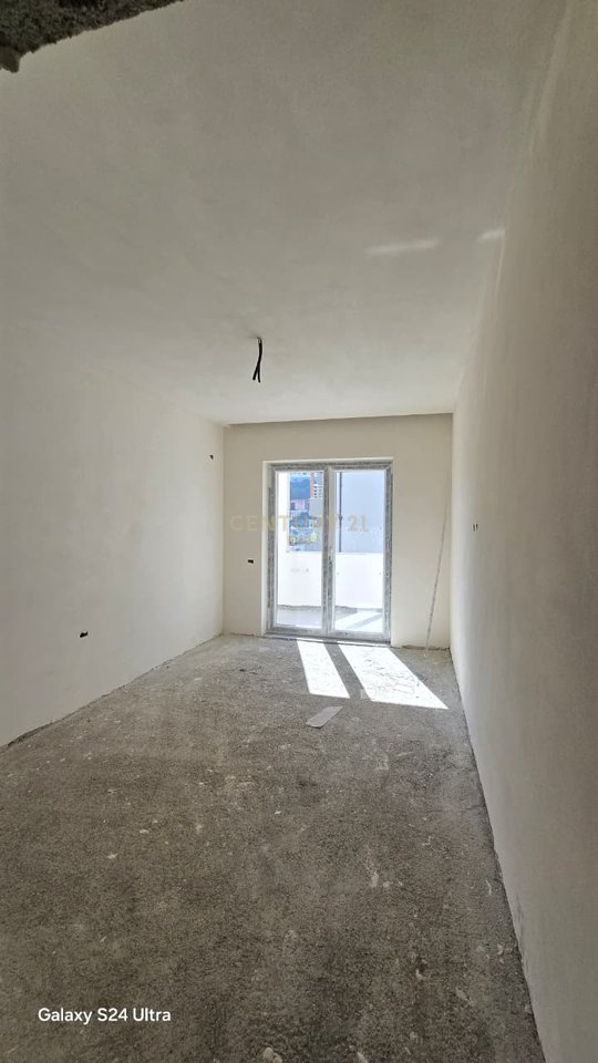 2+1 Apartment for Sale in Durrës with Parking Spot and Storage!