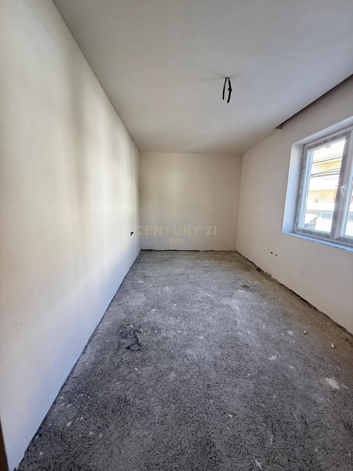 3+1 Apartment for Sale in Durrës with Parking Space and Storage