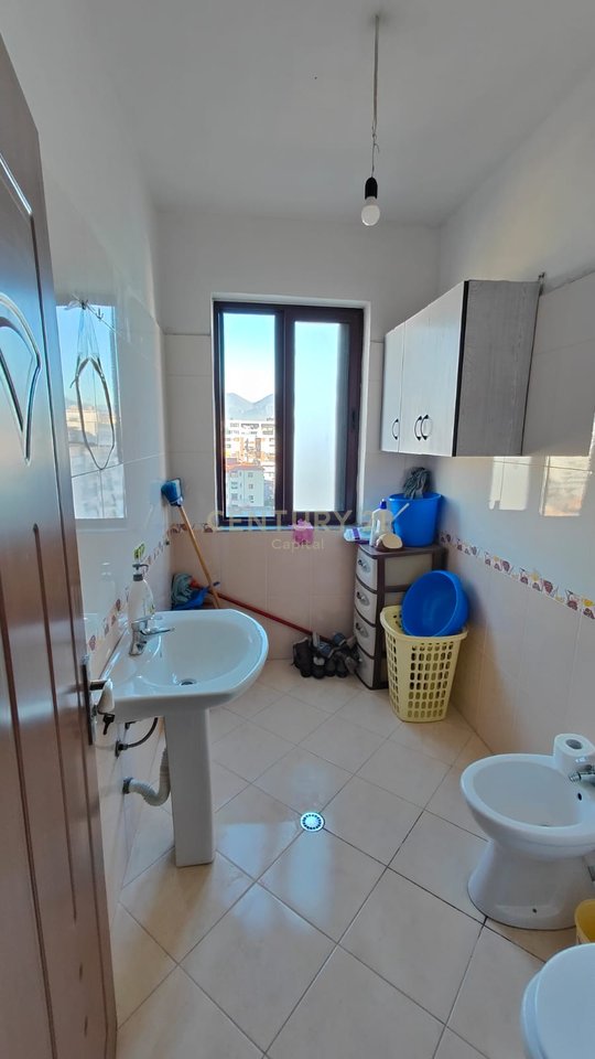 Apartament 2+1+2 për shitje në Zonën e Astirit, Tiranë