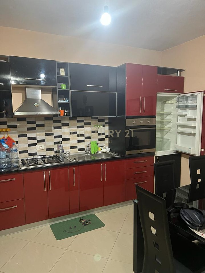Apartament 2+1+2 për shitje në Zonën e Astirit, Tiranë
