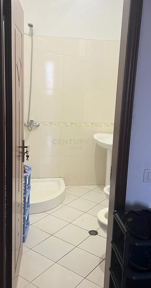 Apartament 2+1+2 për shitje në Zonën e Astirit, Tiranë