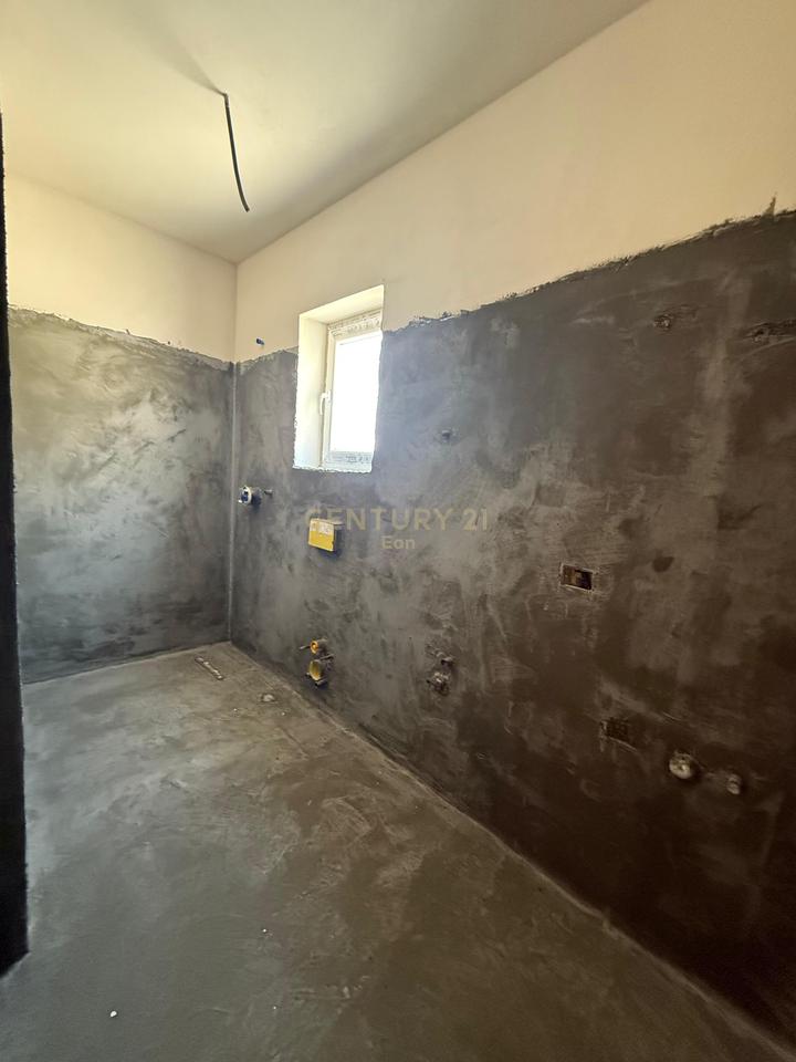 Apartament 1+1 në Shitje në Durrës me Post Parkimi dhe Depo !