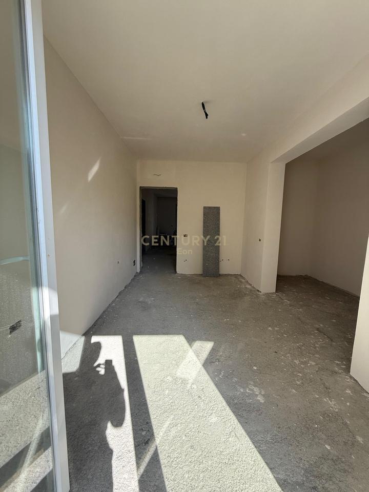 Apartament 1+1 në Shitje në Durrës me Post Parkimi dhe Depo !