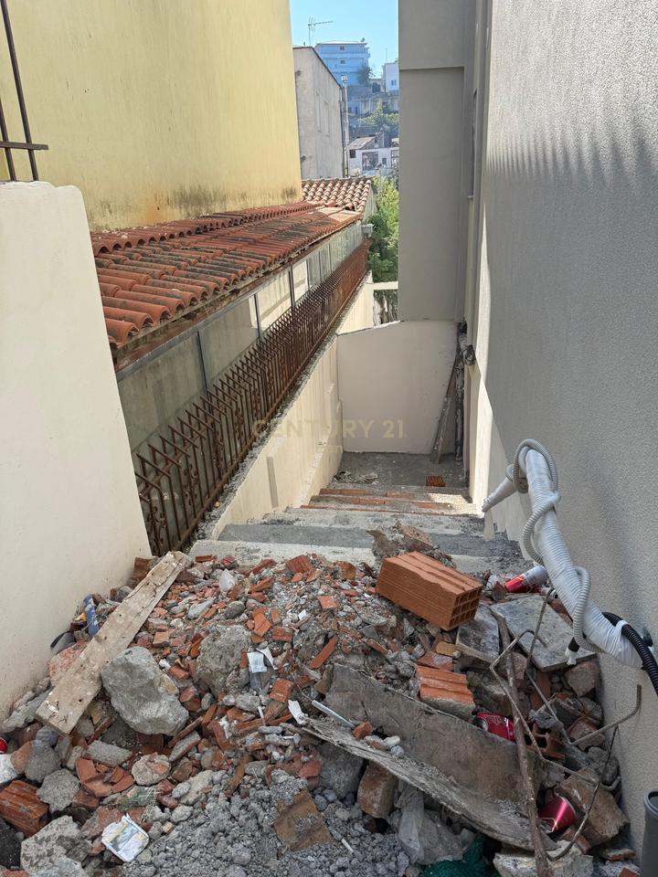 Apartament 1+1 në Shitje në Durrës me Post Parkimi dhe Depo !