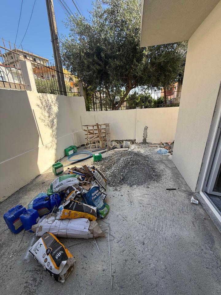 Apartament 1+1 në Shitje në Durrës me Post Parkimi dhe Depo !