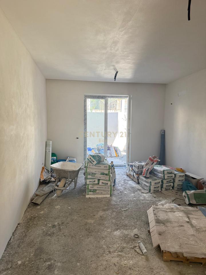 Apartament 1+1 në Shitje në Durrës me Post Parkimi dhe Depo !