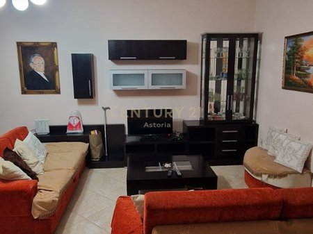 Jepet apartament me qira 2+1+2 prane Report Tv.