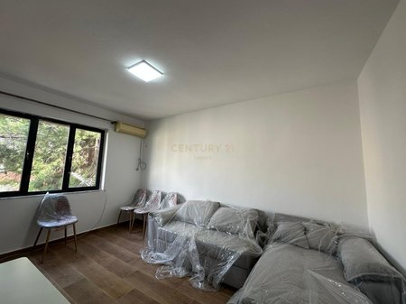 Apartament me qira 1+1, Shkolla e Bashkuar