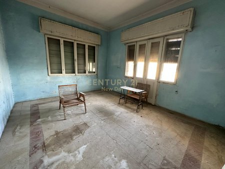 Apartament 2+1+3 Ballkone Për Shitje në Qendra e Durrësit - 170000€ | 105.19 m²