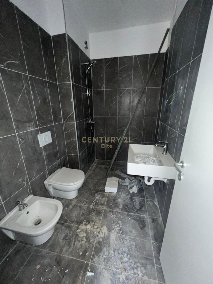 Shitet, Apartament 2+1+2, Univers City