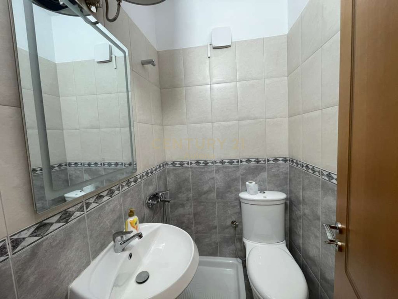 Appartamento 2+1+2 con vista mare in affitto