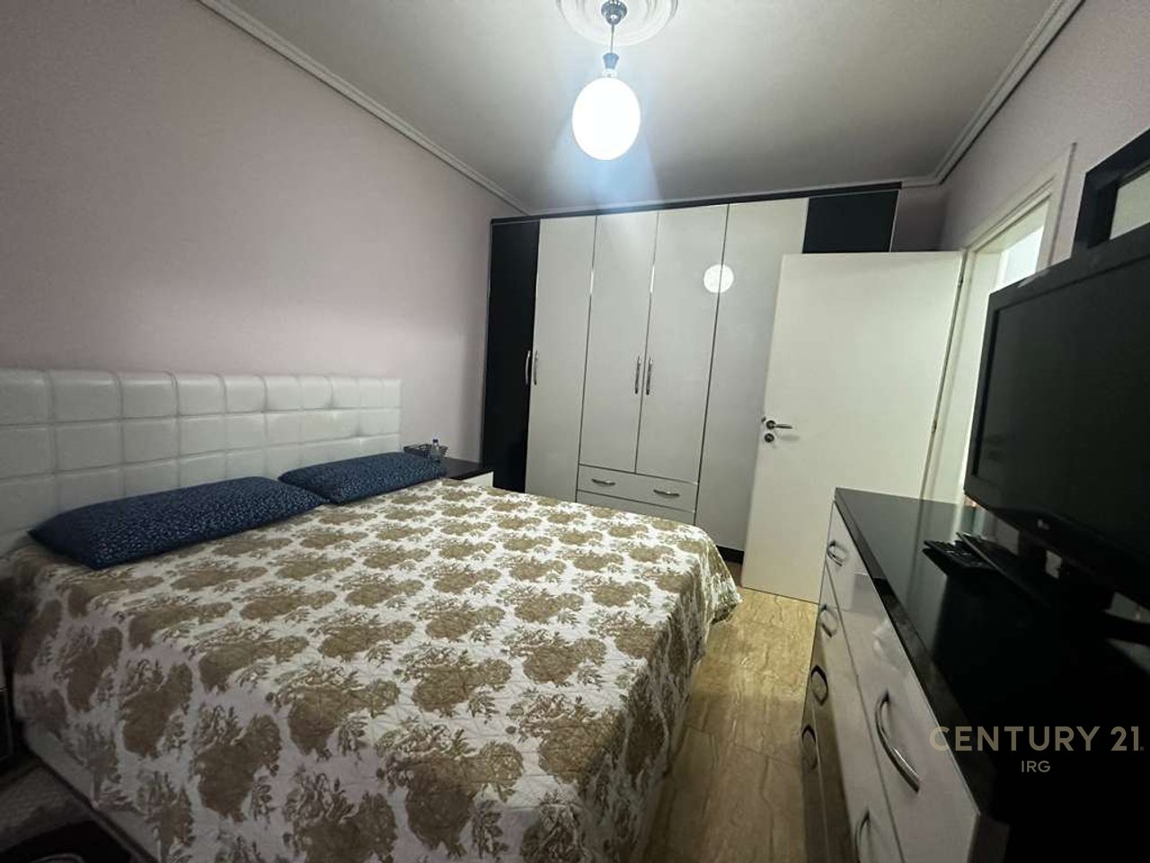 Apartament 1+1 me qera ne Kombinat!