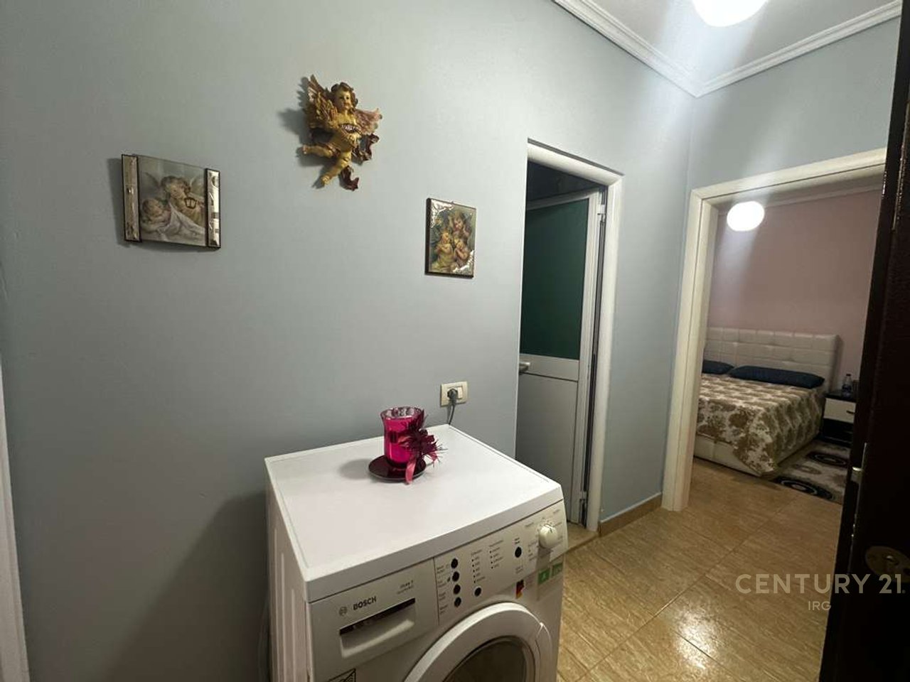 Apartament 1+1 me qera ne Kombinat!