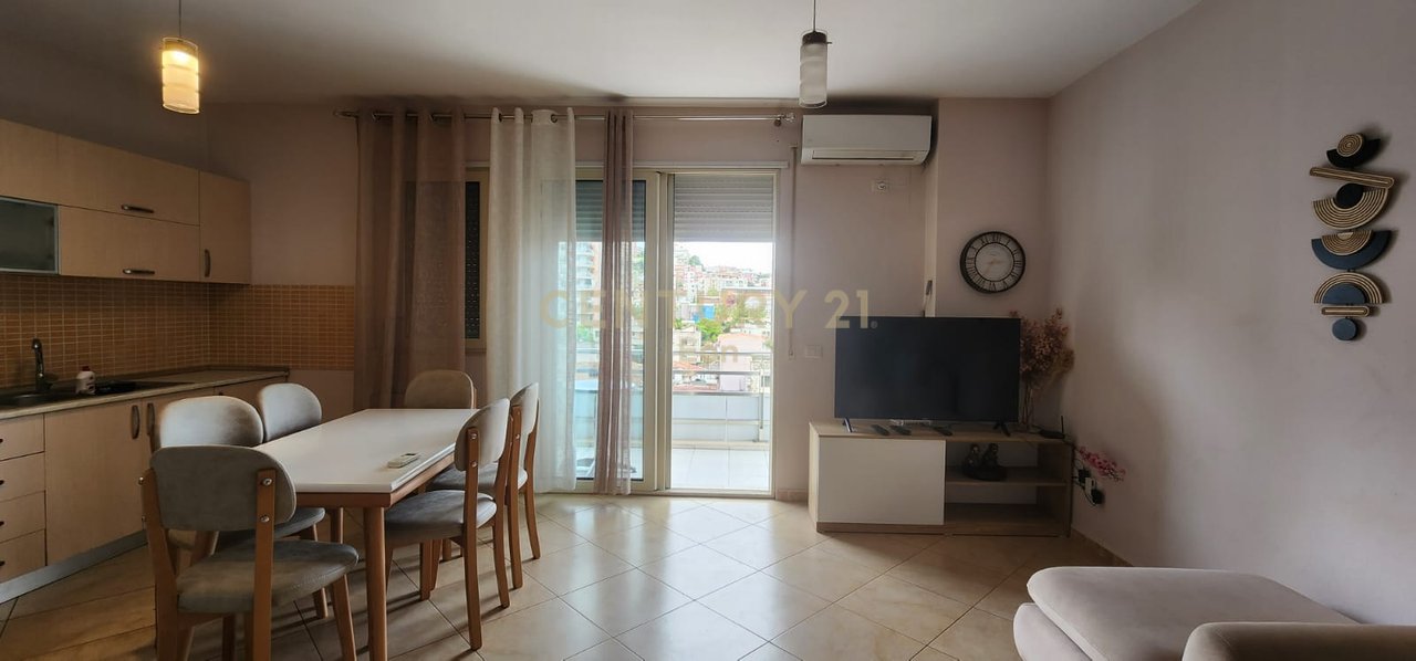 JEPET ME QERA APARTAMENT 3+1+2 PRANE PORTIT !