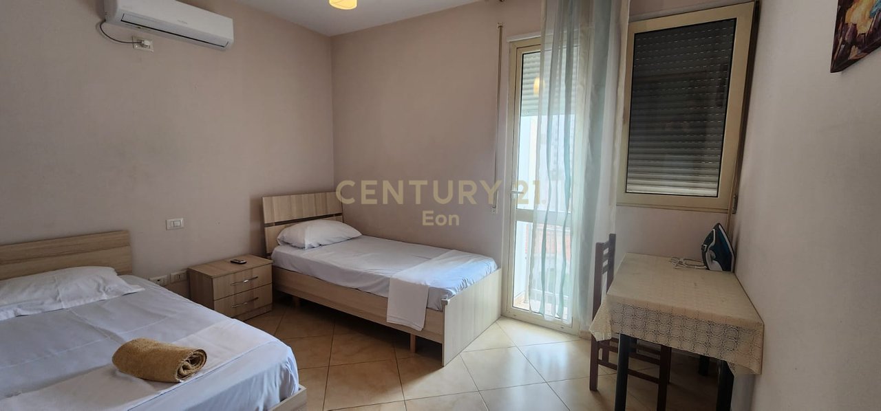 JEPET ME QERA APARTAMENT 3+1+2 PRANE PORTIT !