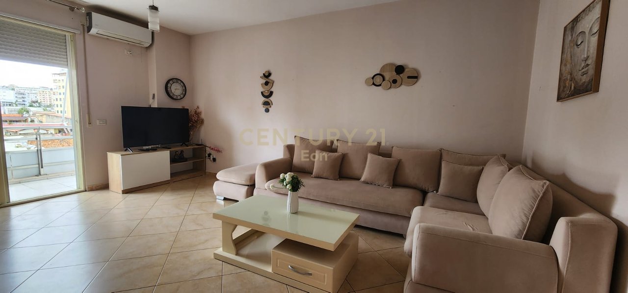 JEPET ME QERA APARTAMENT 3+1+2 PRANE PORTIT !